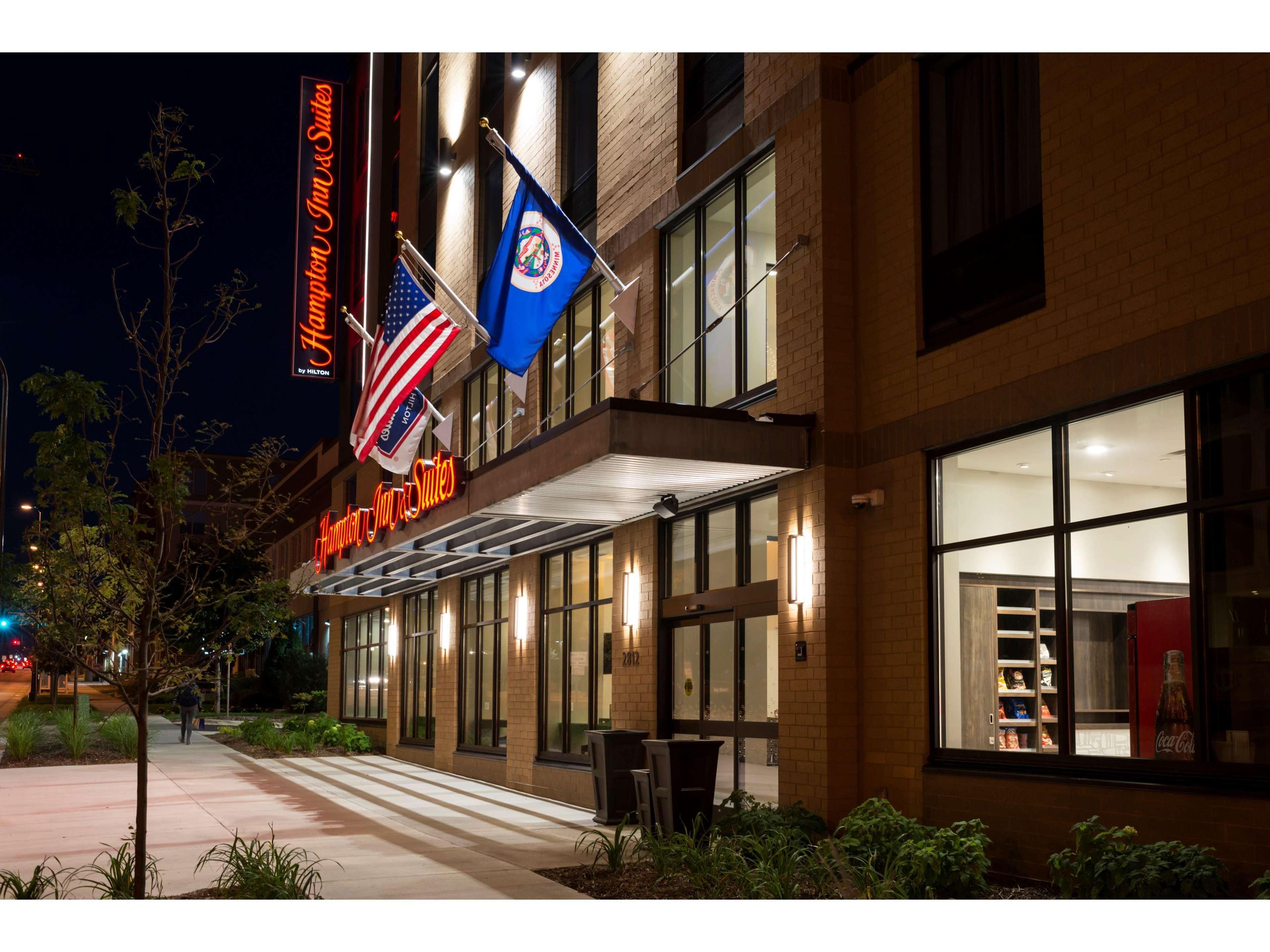 Hampton Inn And Suites Minneapolis University Area, Mn Kültér fotó